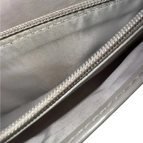 Coach Park Ocelot Print w/Red Trim Bi-Fold Wallet with Turn Lock Closure - Picture 8 of 9